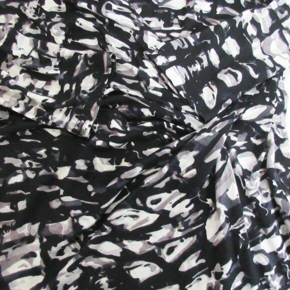 CALVIN KLEIN Faux Wrap Front Top Size M Black Print V-Neck 3/4 Sleeves Stretch - Picture 6 of 7